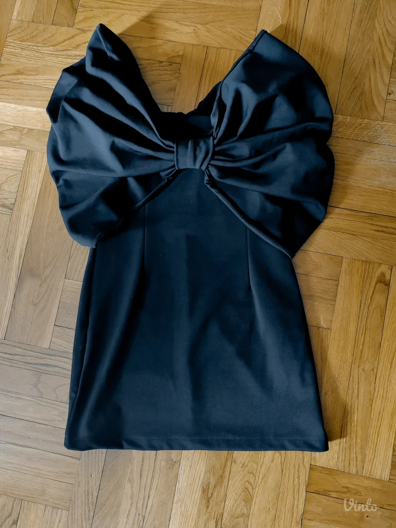 Mini crna haljina