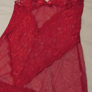 Crveni mini kombinezon