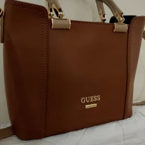 Guess torba
