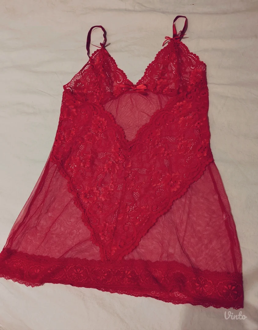 Crveni mini kombinezon