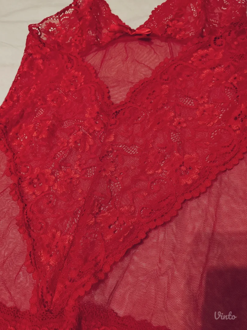 Crveni mini kombinezon