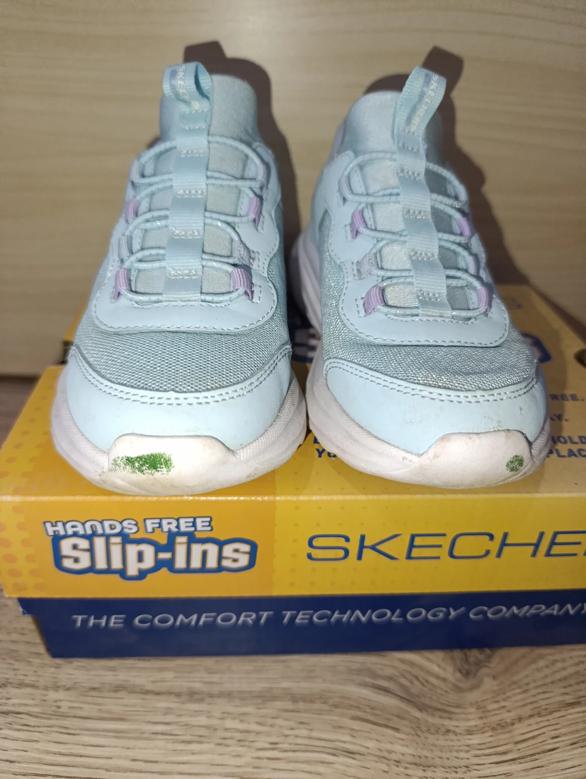 Skechers