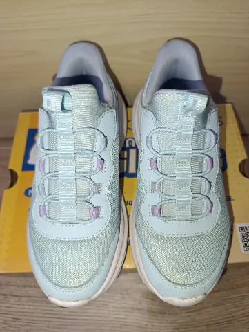 Skechers