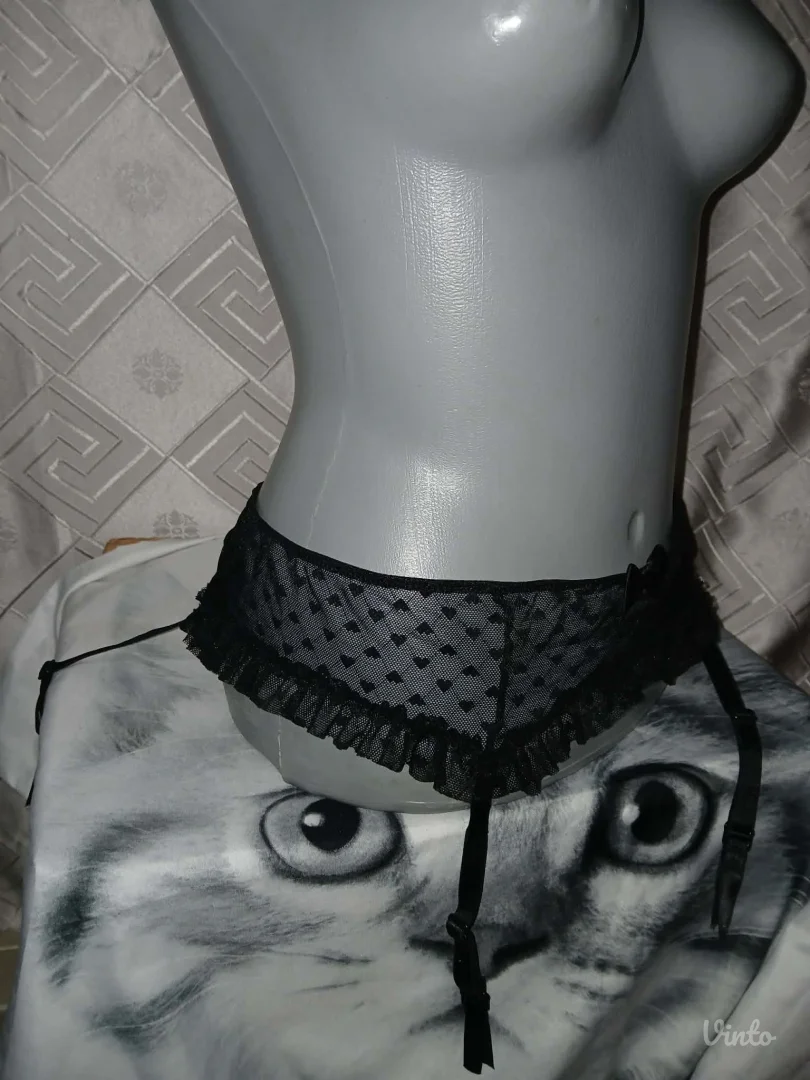 Crni halteri sa srcima Uni