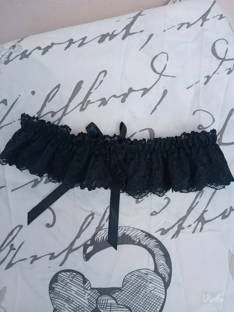 Crna cipkasta podvezica One Size