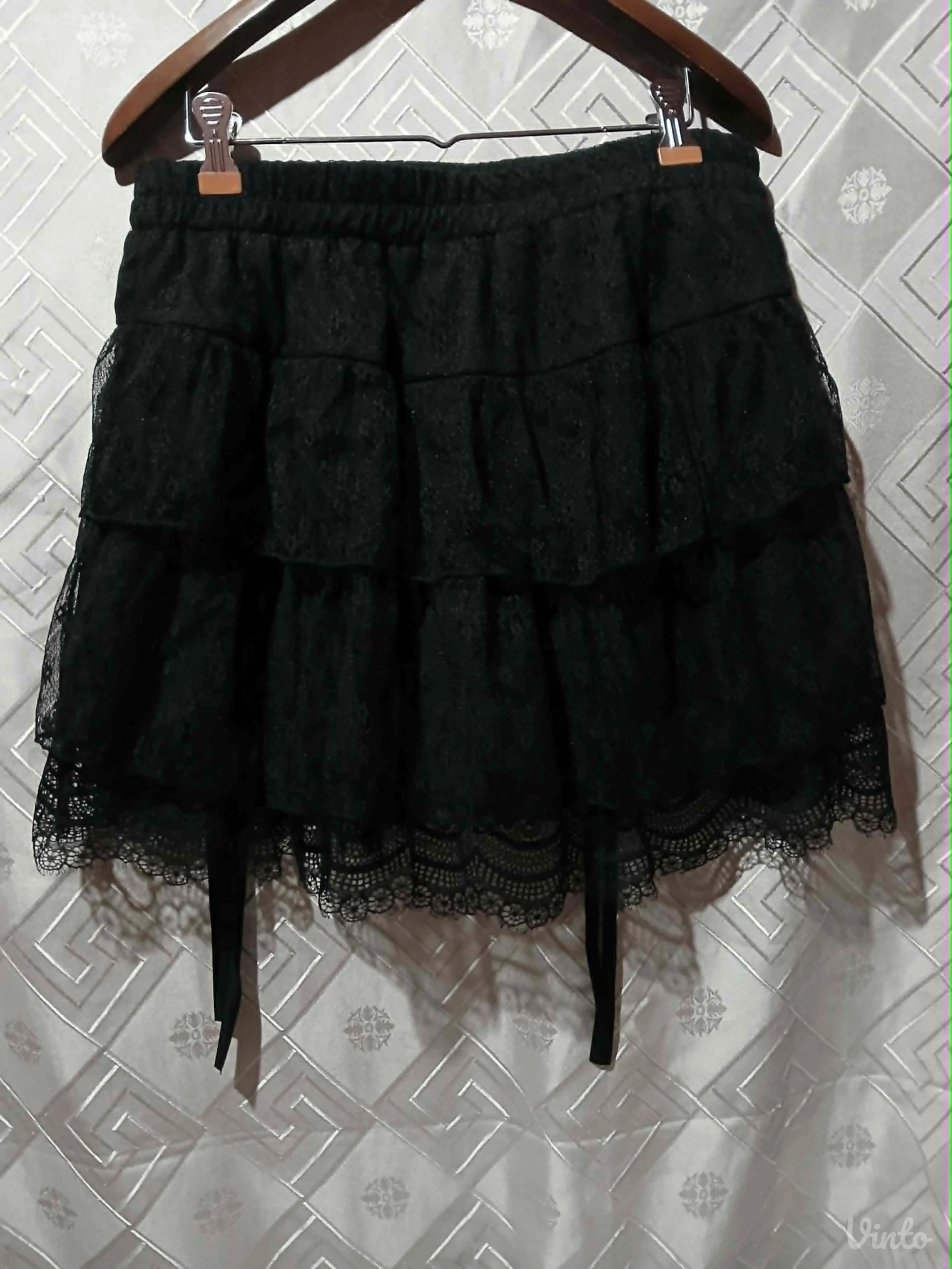Goth crna cipkasta suknja/sorts M/L