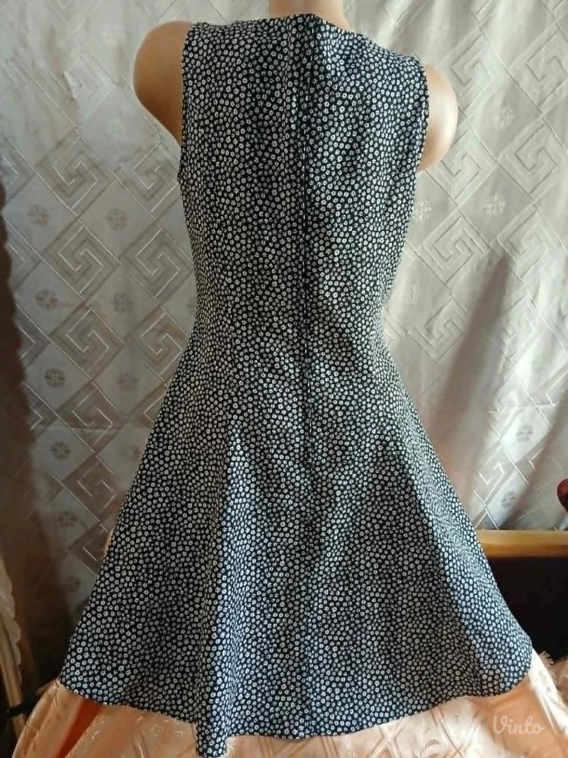 H&M Crno/Bela haljina A kroja M/L