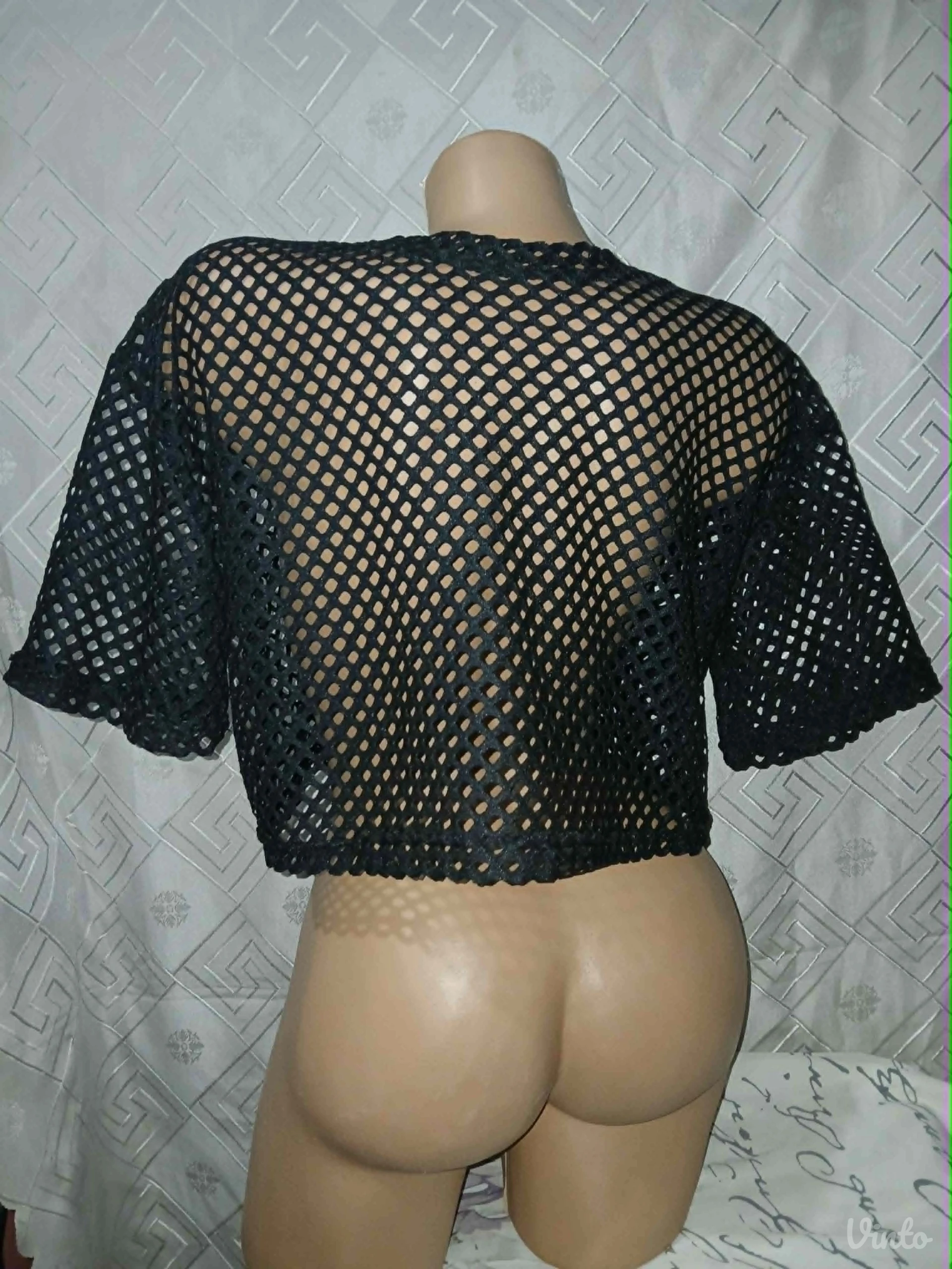 Crop crna mrezasta bluza L