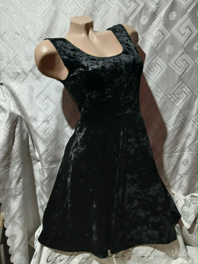 Goth Plisana Crna Haljina M