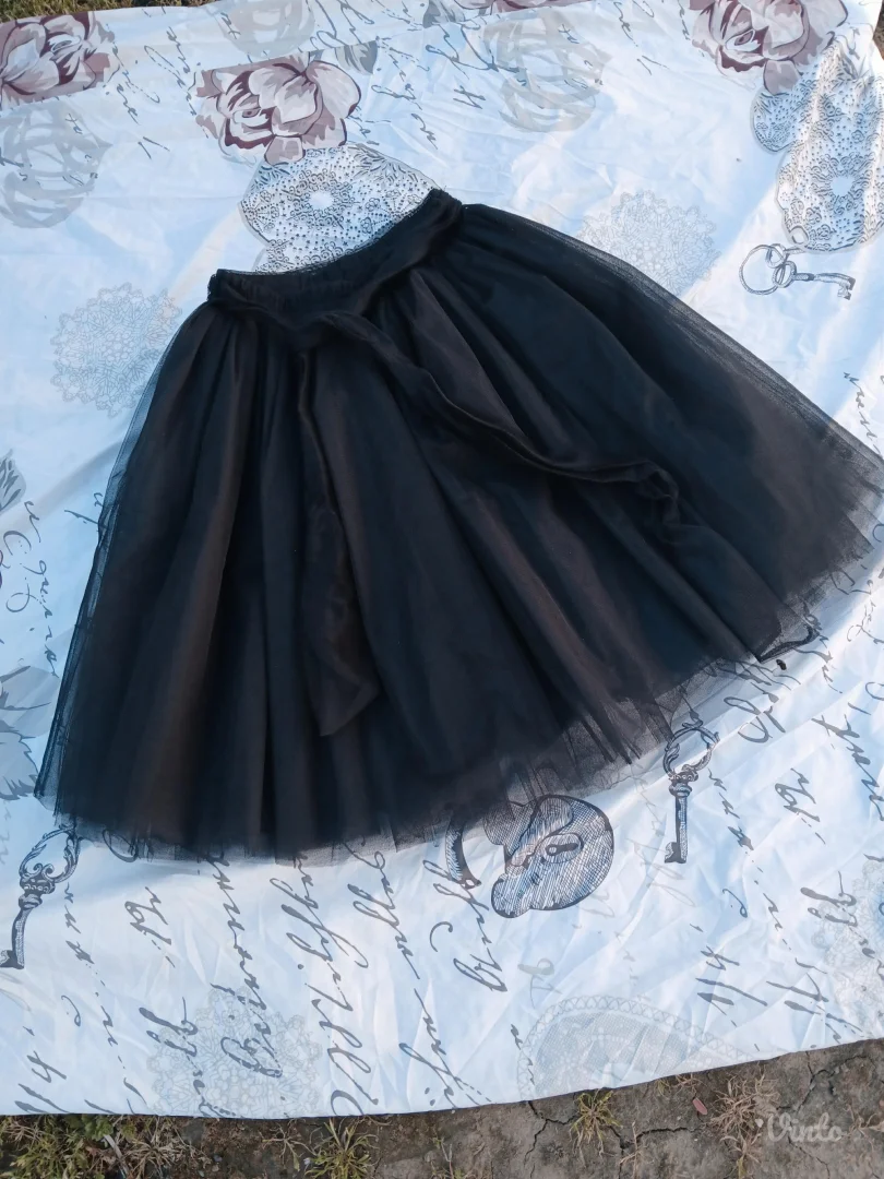 Goth Crna pufnasta suknja til mrezica S/M