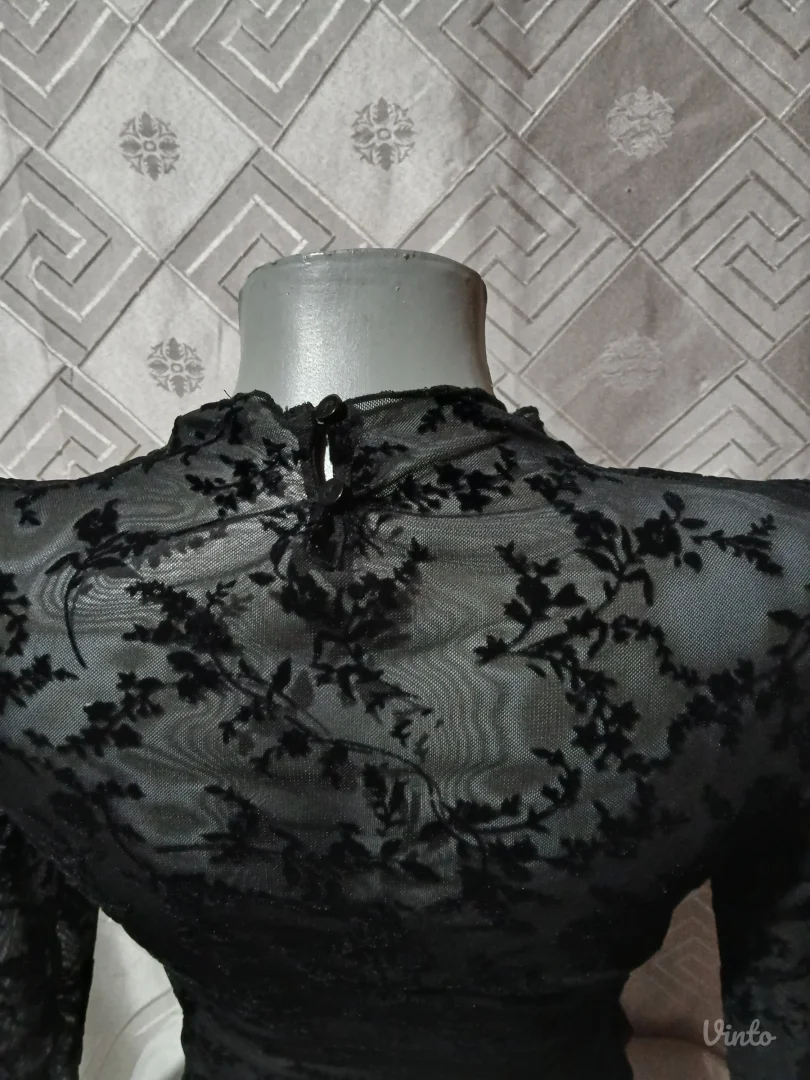 Zara mrezasta providna bluza sa plisanim printom XS