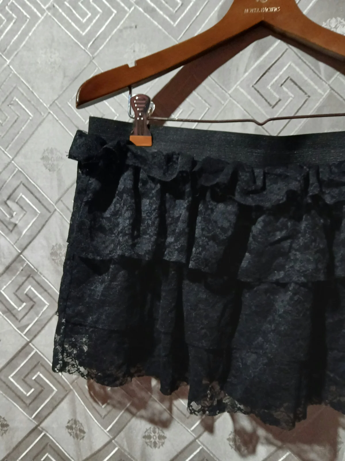Cropp suknja sorts sa cipkom L/XL