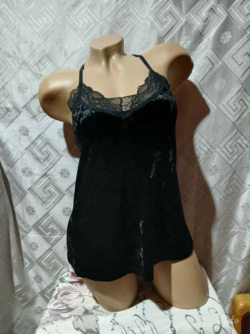 Hunkemoller plišana crna majica S-M