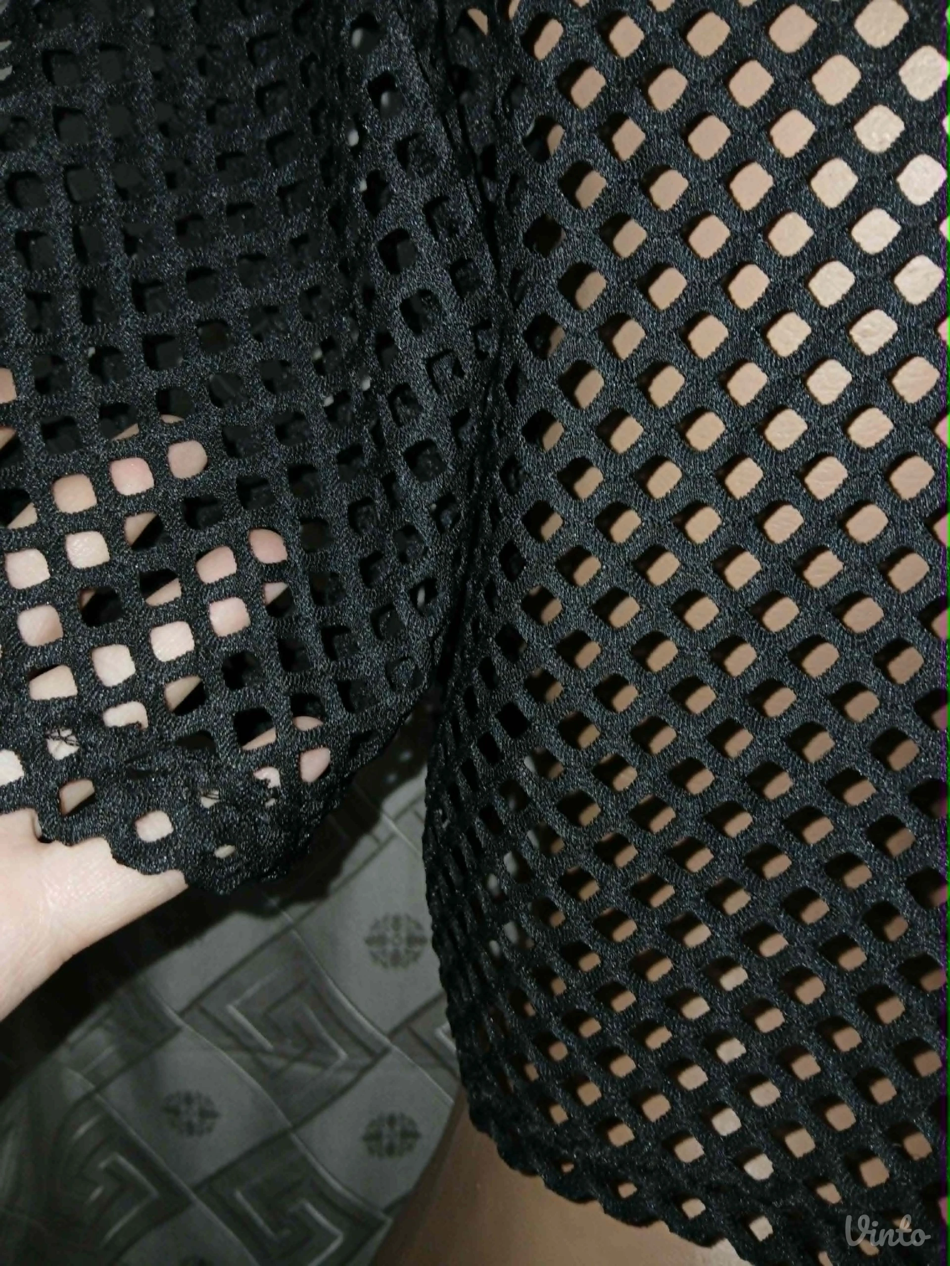 Crop crna mrezasta bluza L