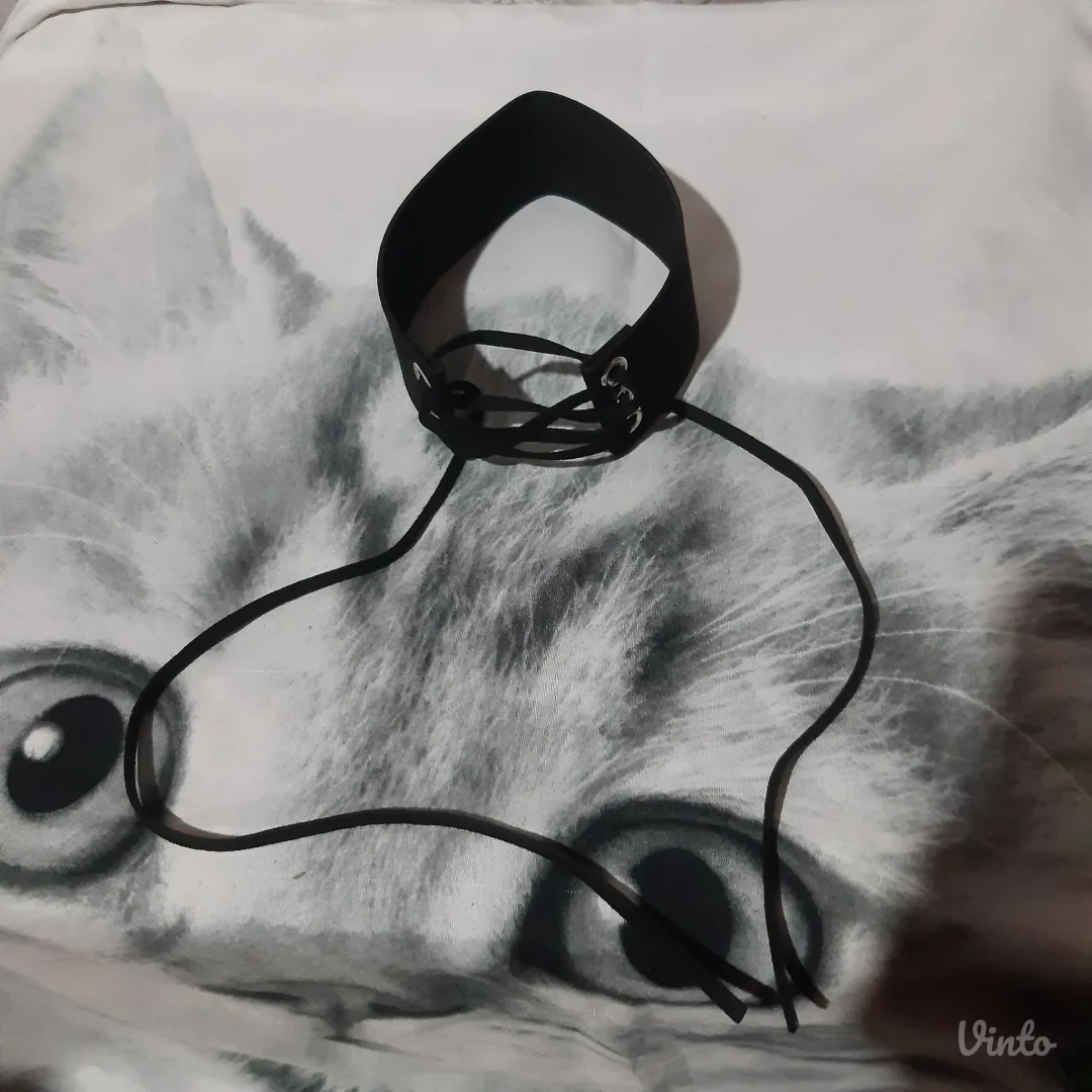 Nova Choker ogrlica sa pertlanjem