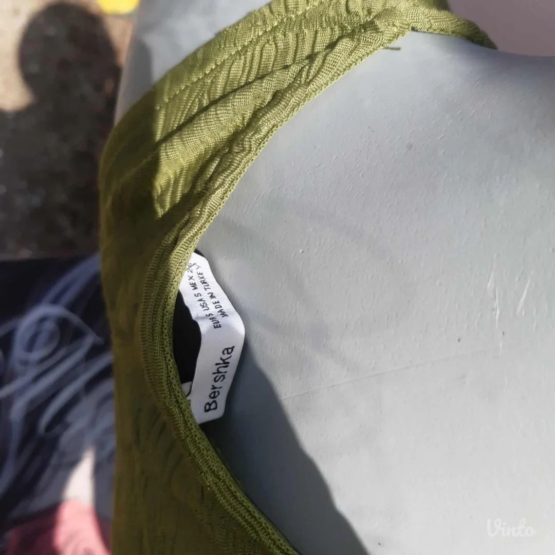 Bershka crop majica XS/S