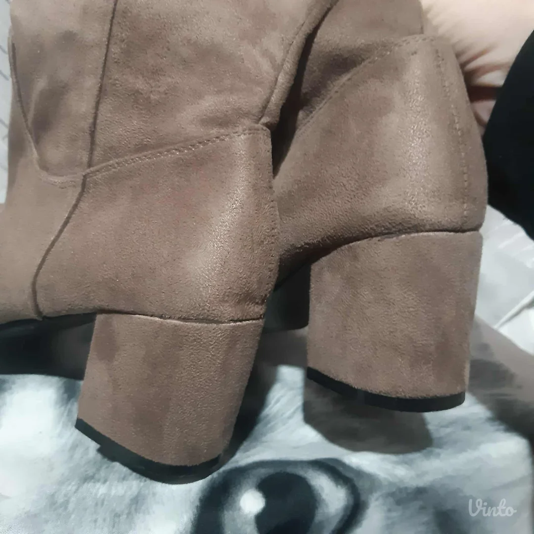 Krem/Braon cizme iznad kolena 39