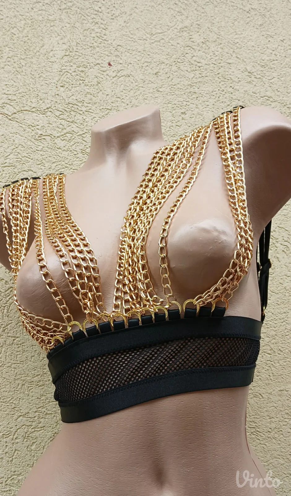 Sexy brus sa zlatnim lancima S/M