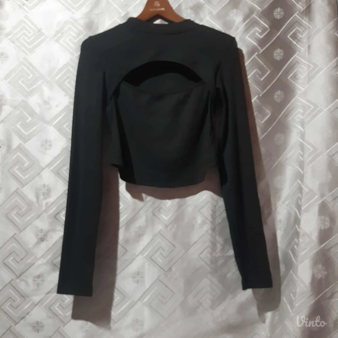 Shein crop bluza sa dekolteom M/L