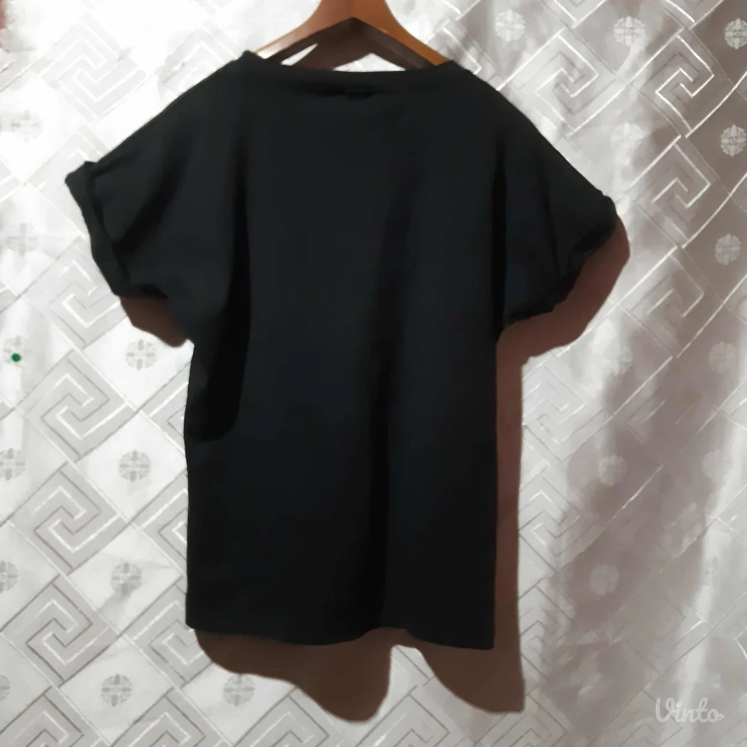 Majica sa natpisom M/L