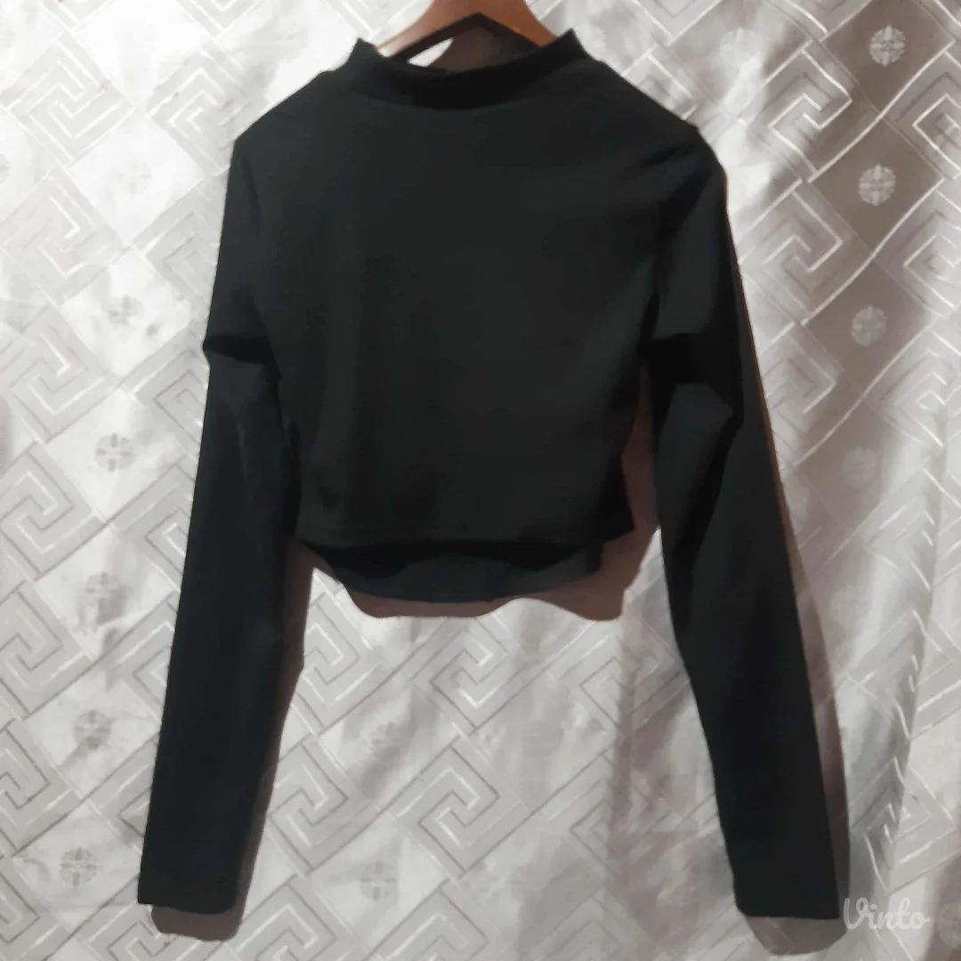 Shein crop bluza sa dekolteom M/L