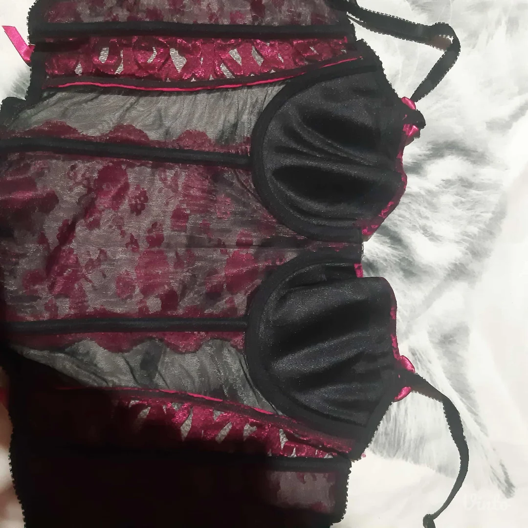 Sexy Pink/Crni Korset sa halterima 75C