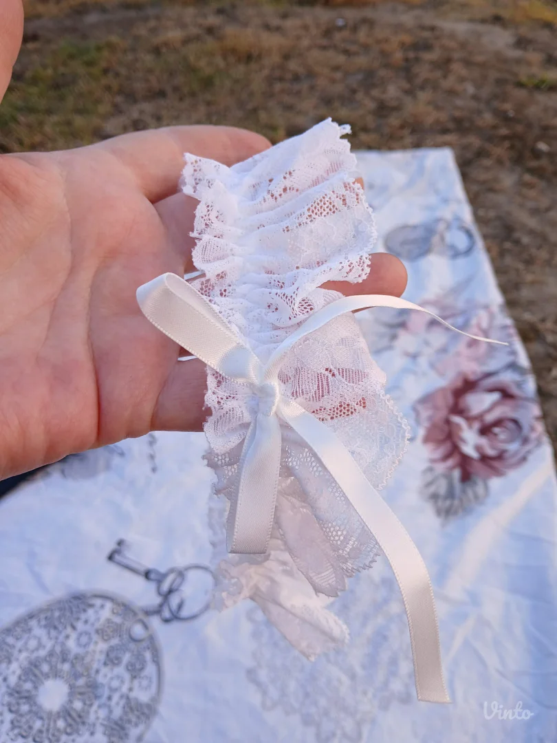 Bela Cipkasta podvezica One Size