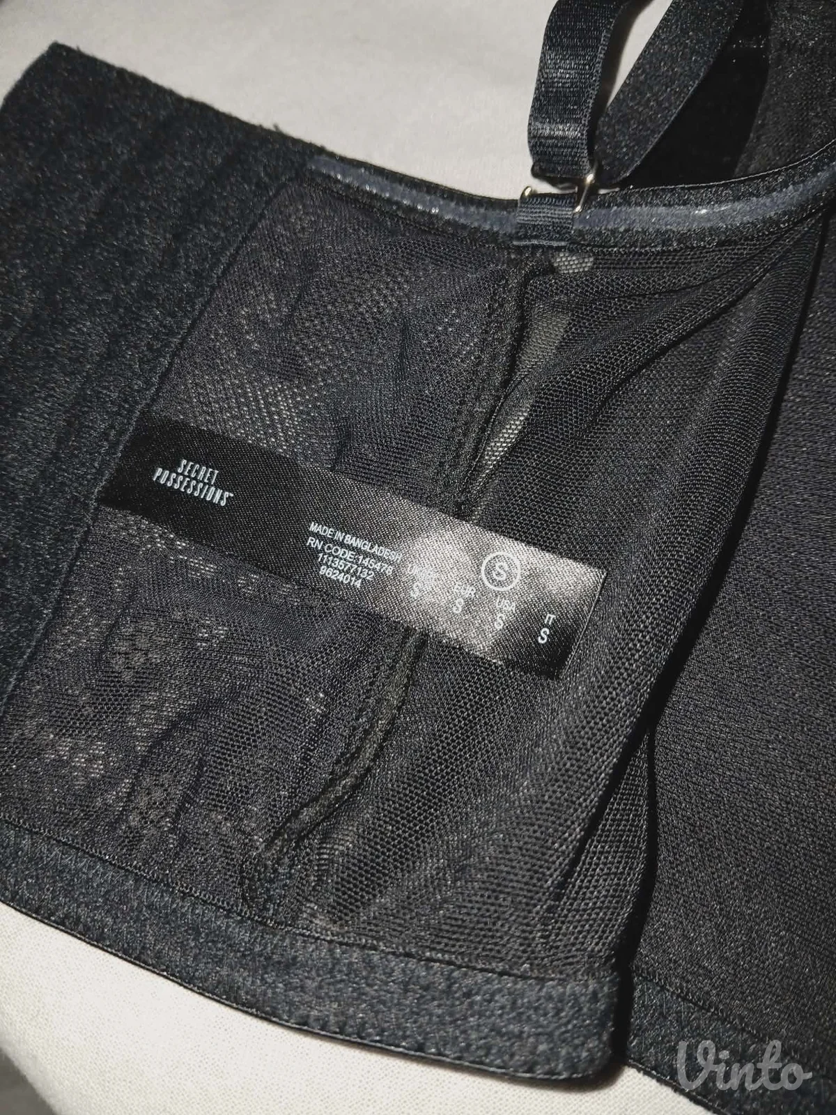 Crni plisani crop top S