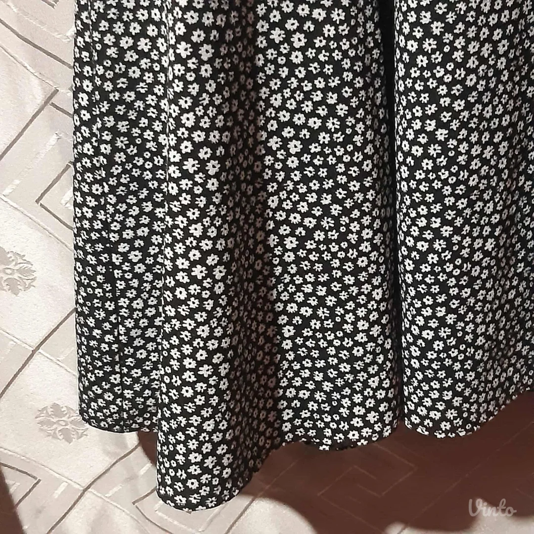 H&M Crno/Bela haljina A kroja M/L