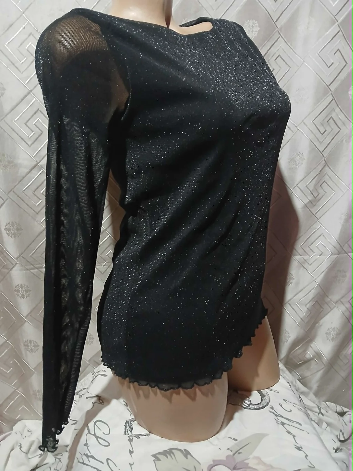 Mrezasta bluza sa srebrnim sjajem M