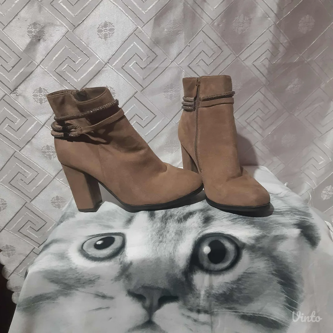 Opposite cizmice gleznjace 39