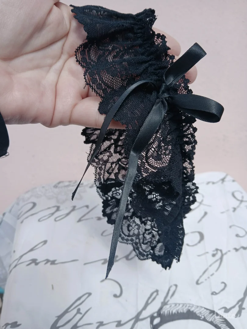 Crna cipkasta podvezica One Size