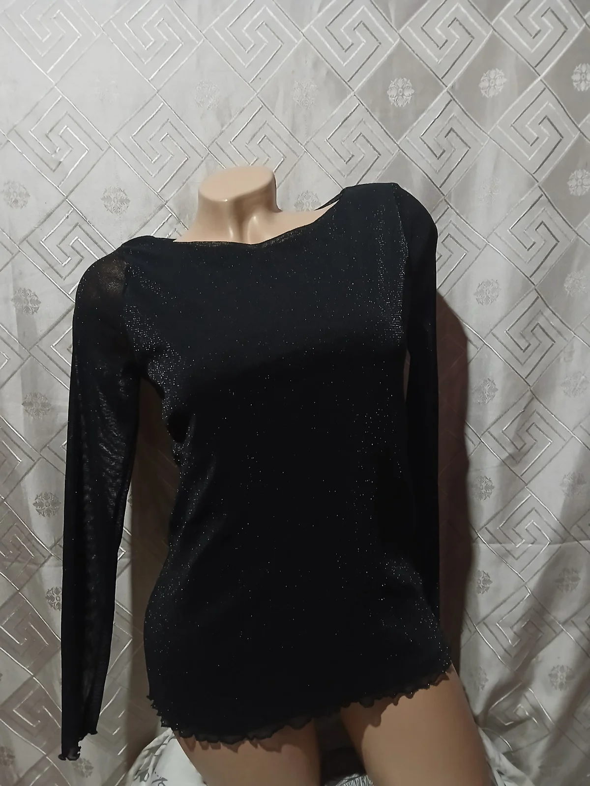 Mrezasta bluza sa srebrnim sjajem M