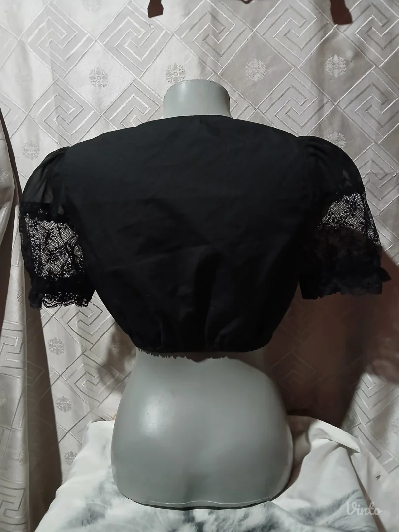 Goth crni crop top S