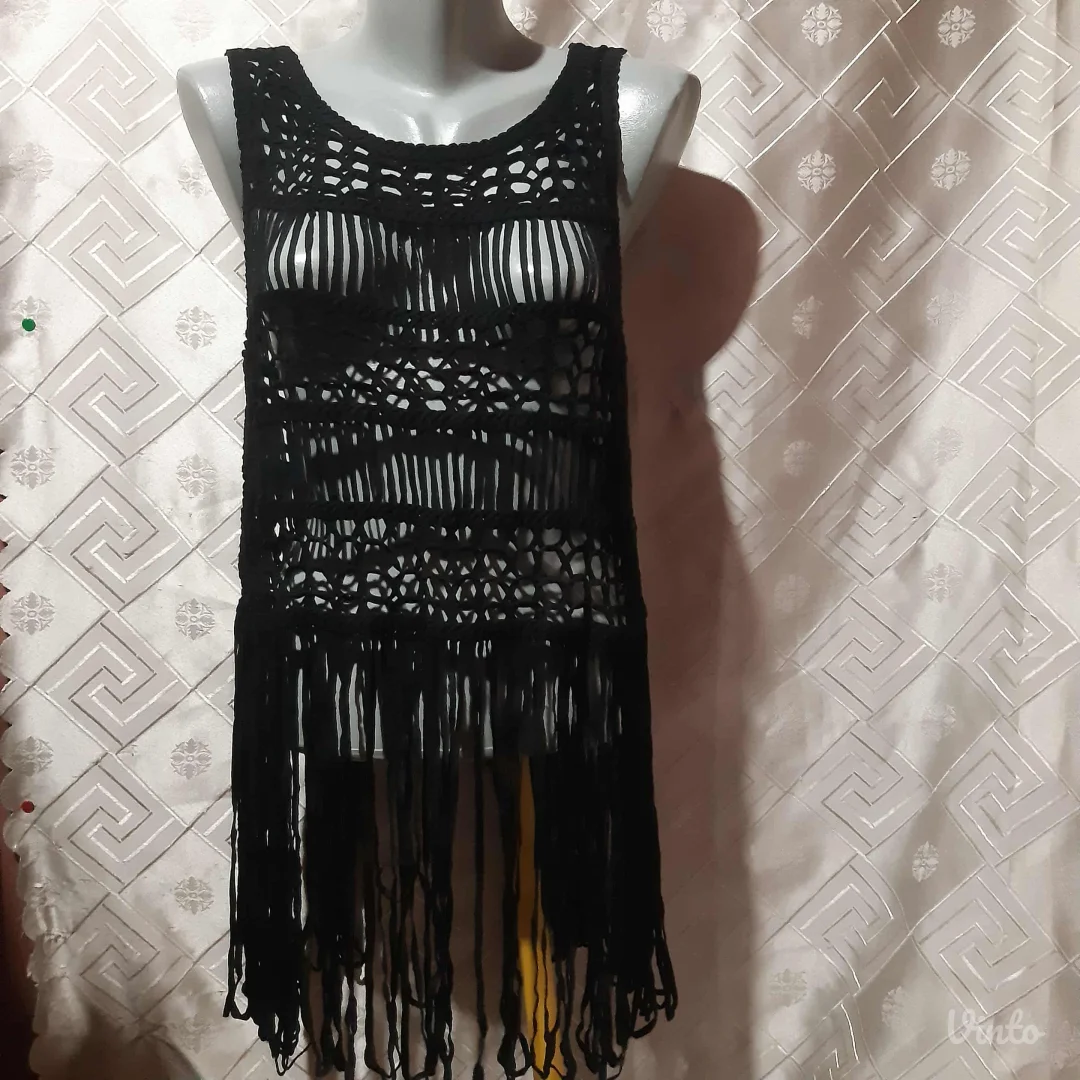 Rupicasta crna bluza sa resama M/L