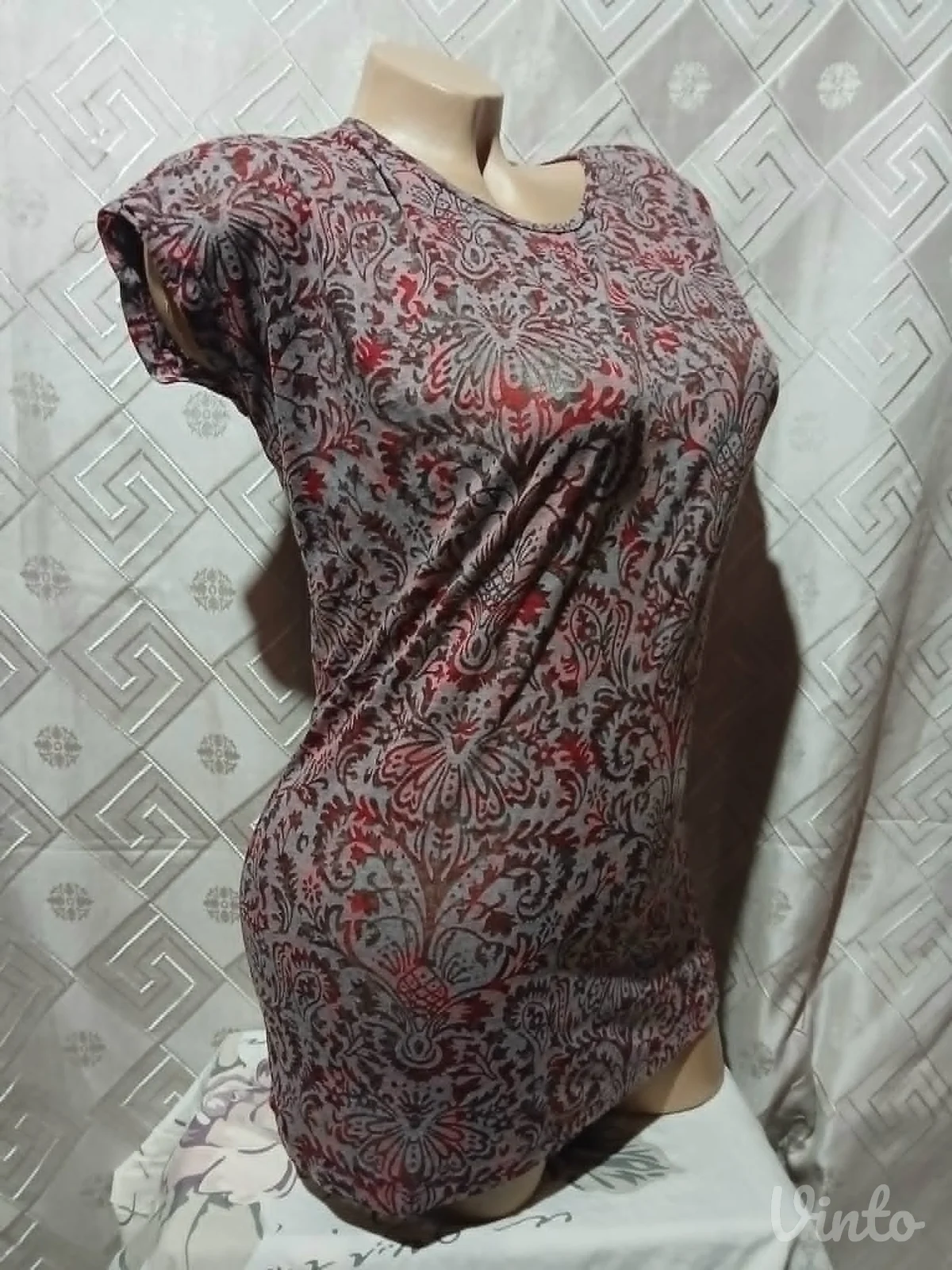 Sivo/Tamno crvena providna majica S/M