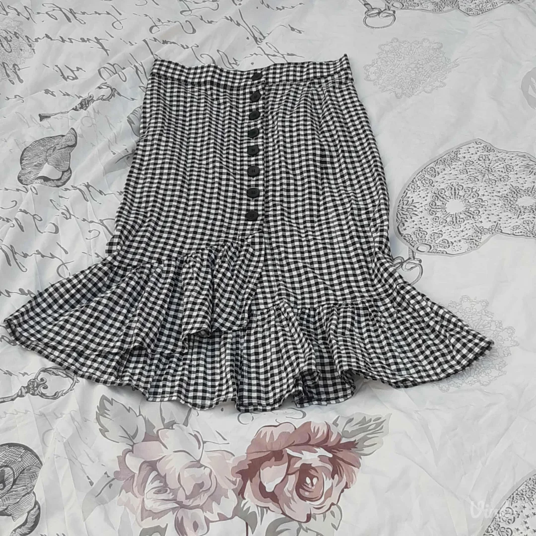 Karirana Crno/Bela midi suknja S