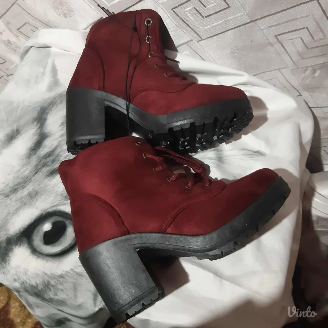 Bordo gleznjace Novo sa ett. 38