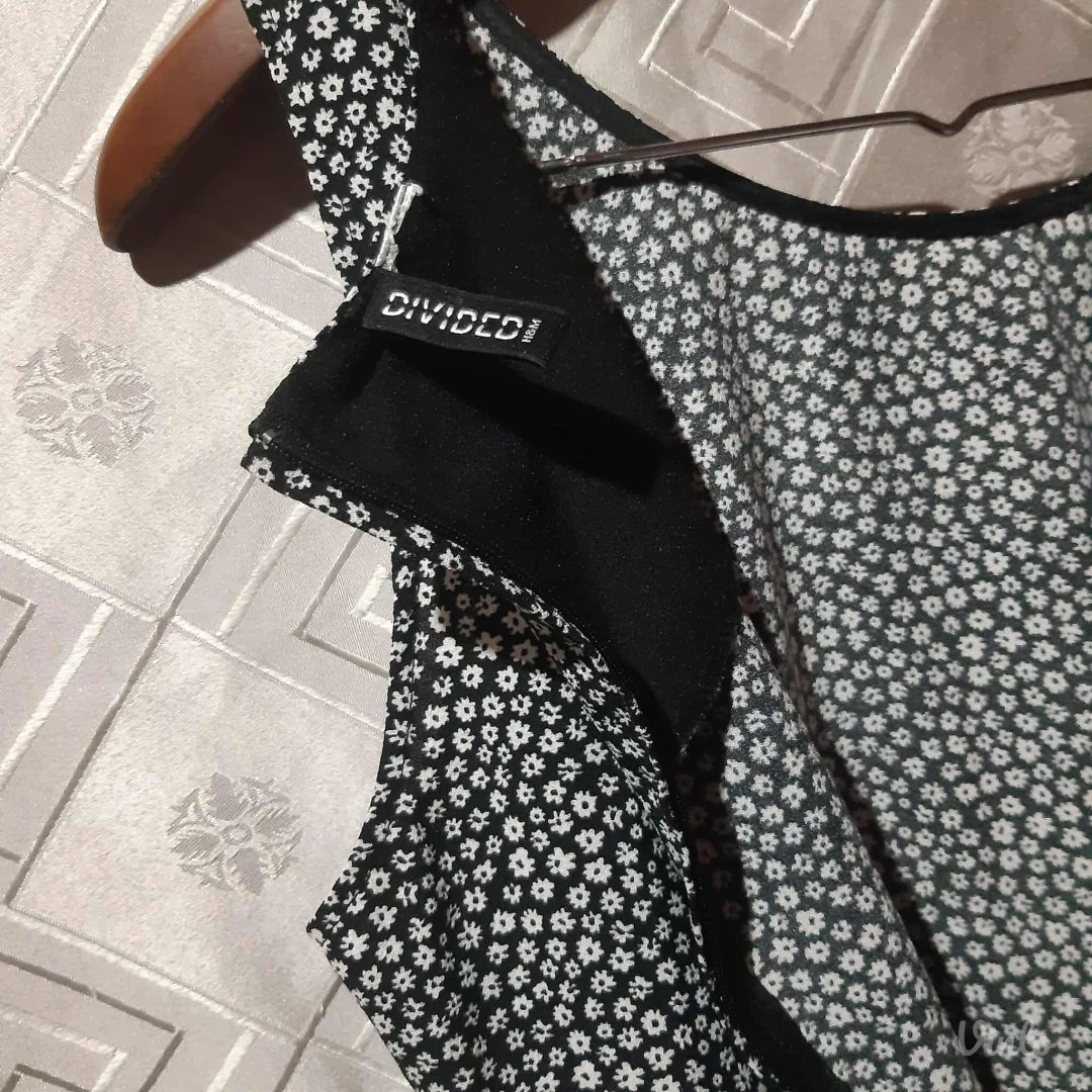 H&M Crno/Bela haljina A kroja M/L