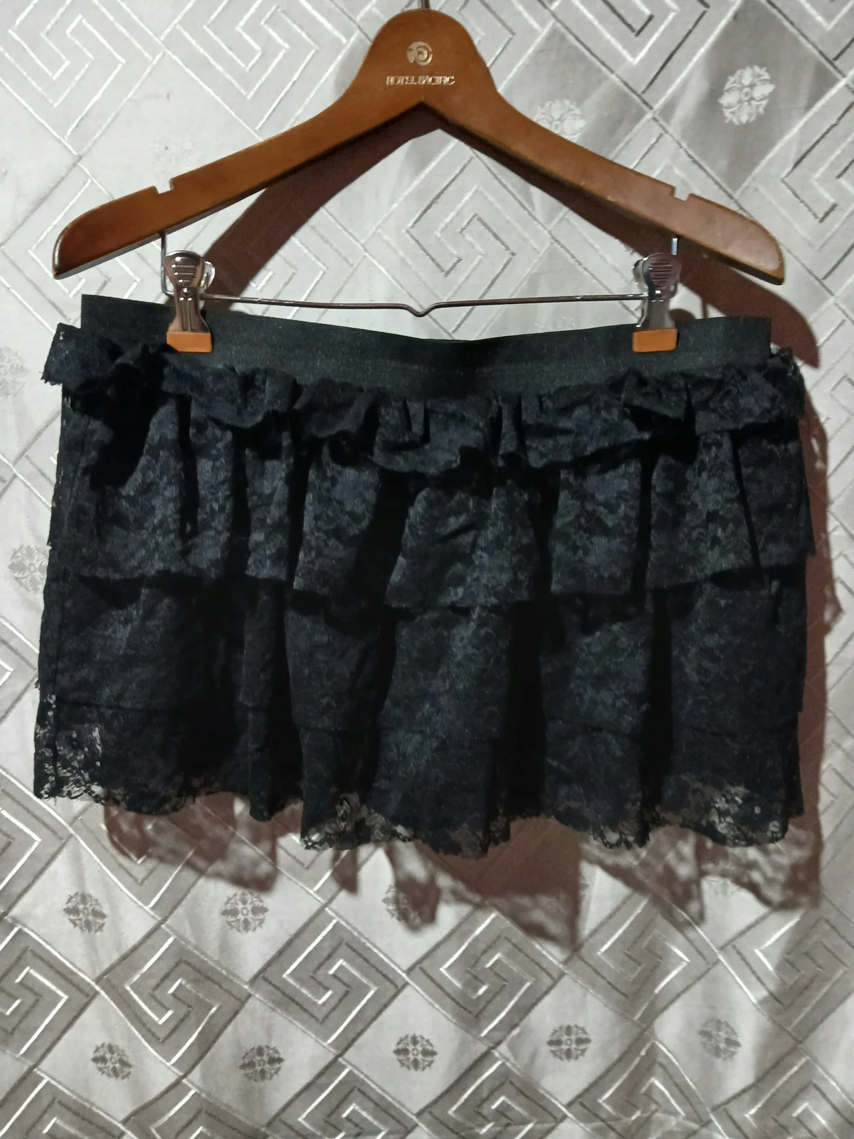 Cropp suknja sorts sa cipkom L/XL