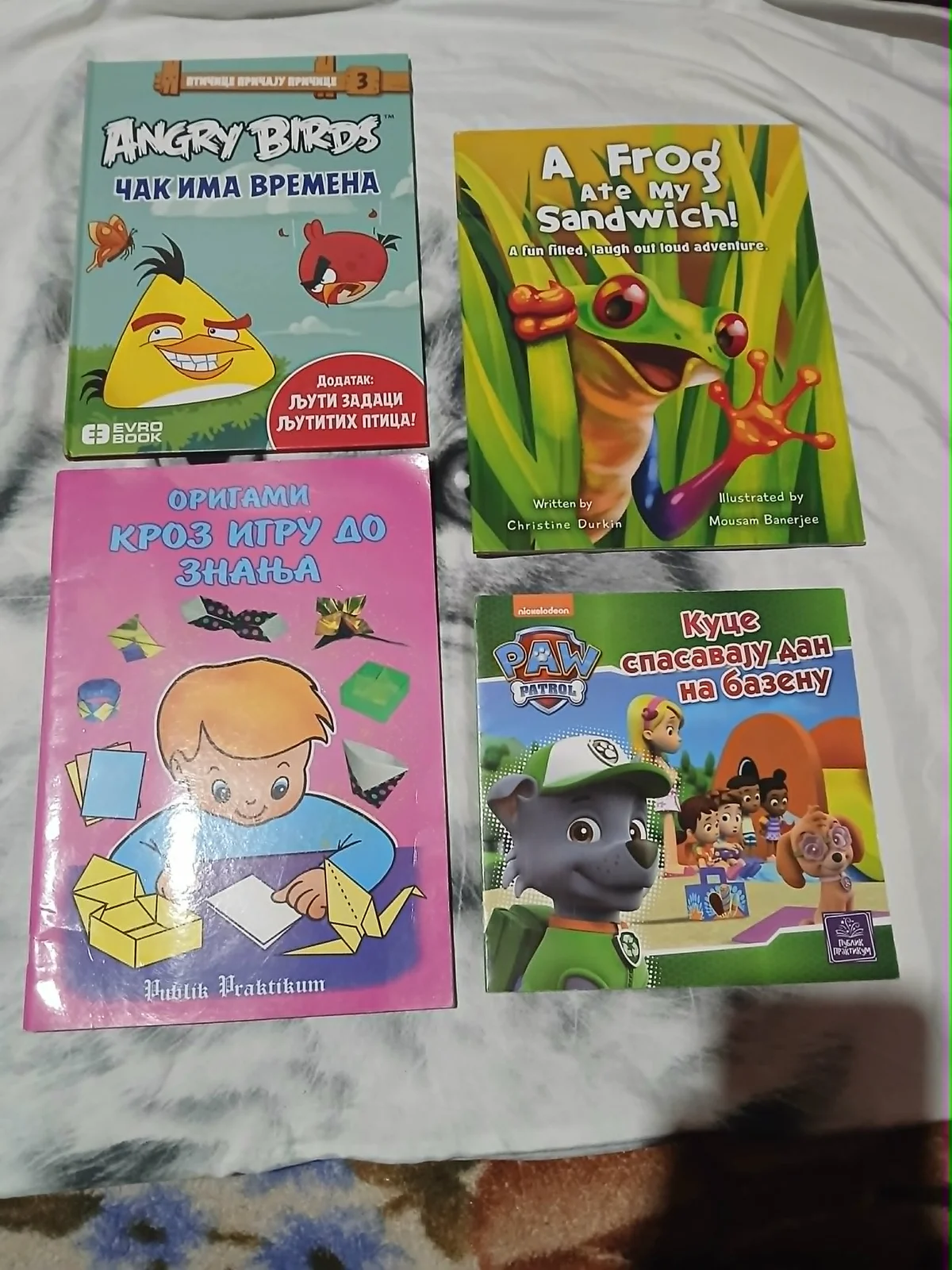 Lot decjih knjiga+Bojanka za odrasle+poklon