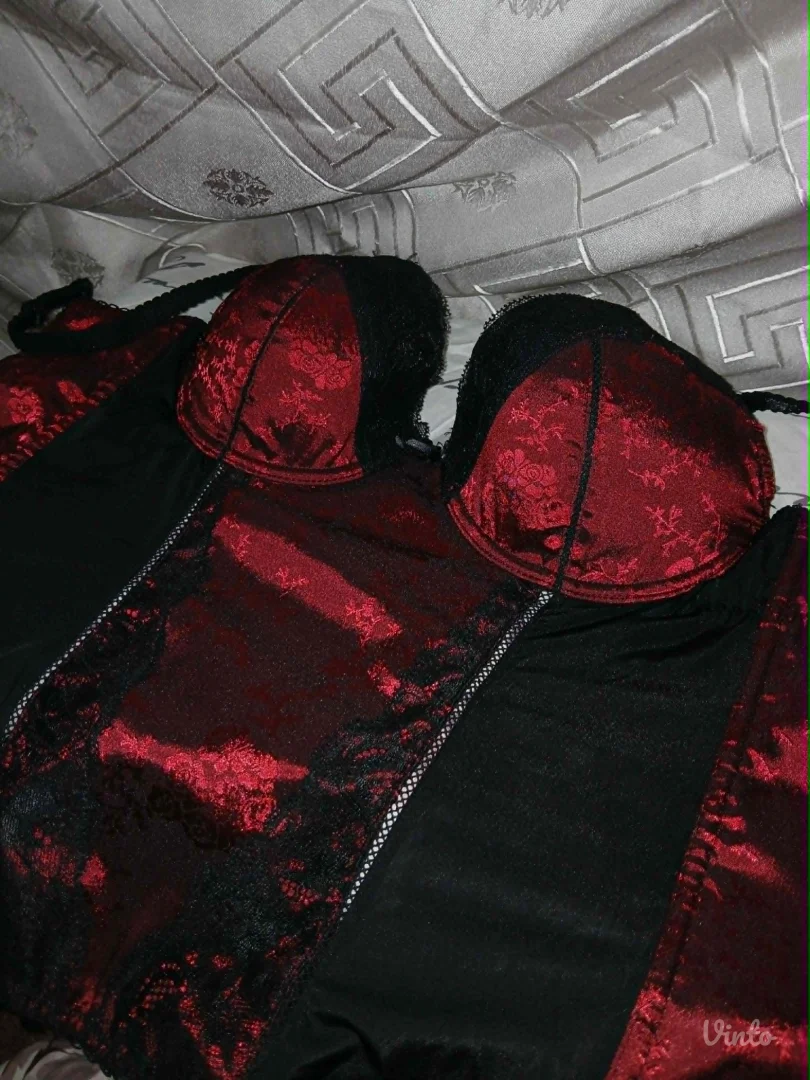 Censored Sexy Korset ves sa halterima 80C