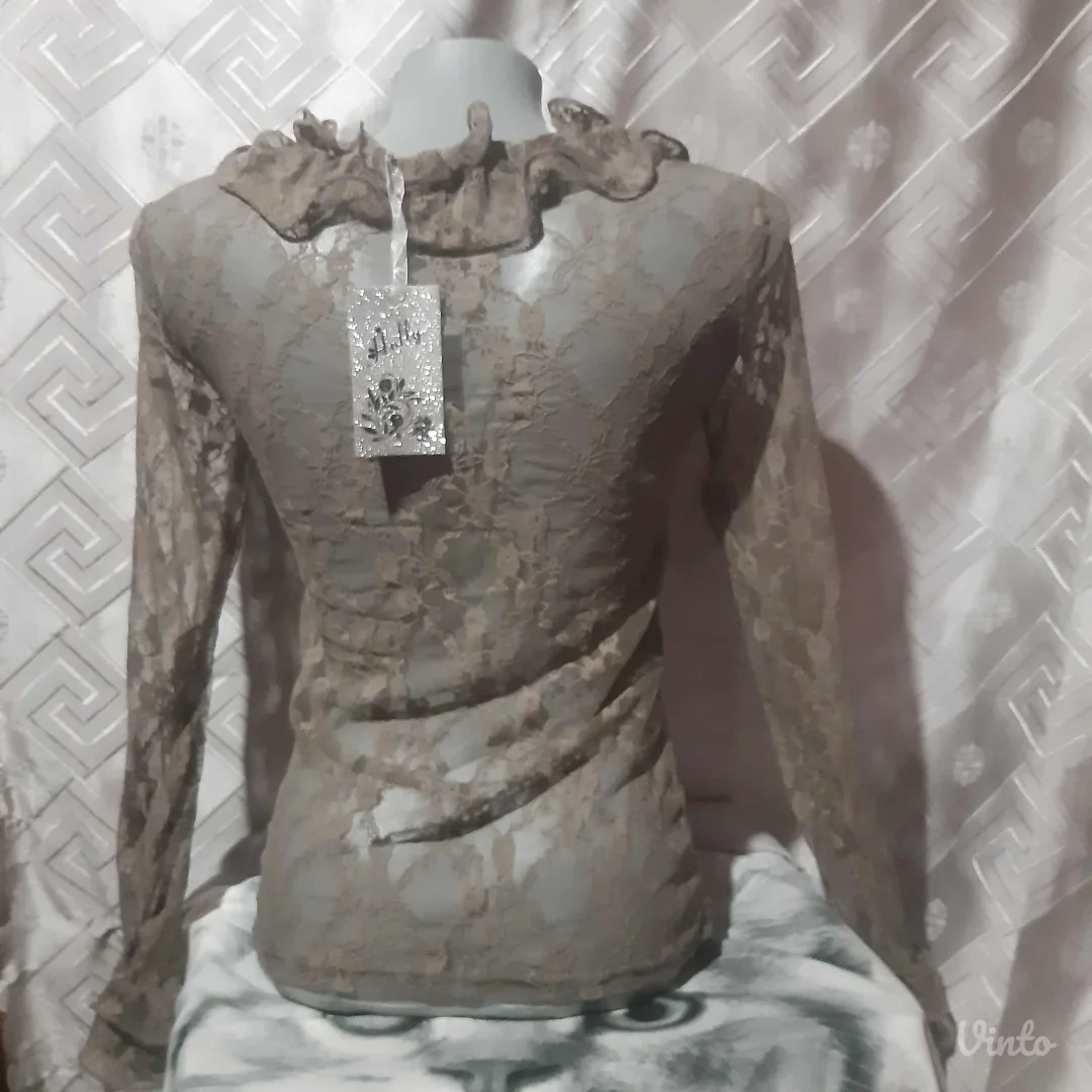 Čipkasta bluza sa karnerima S/M