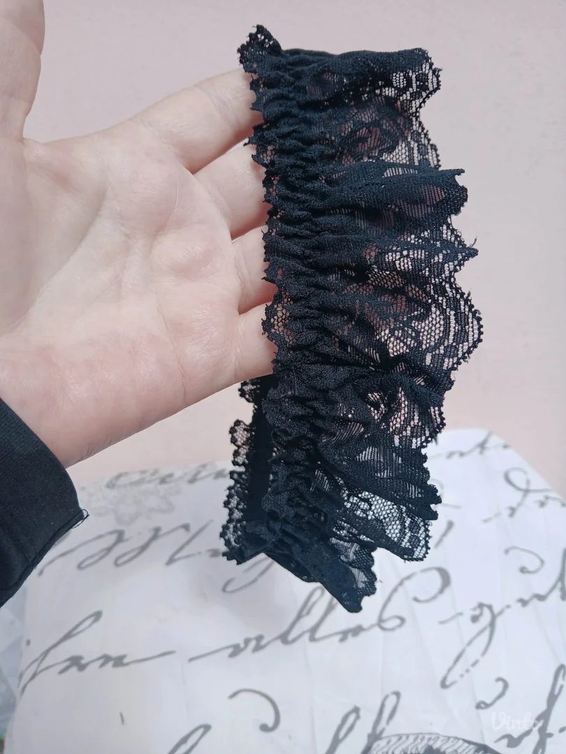 Crna cipkasta podvezica One Size