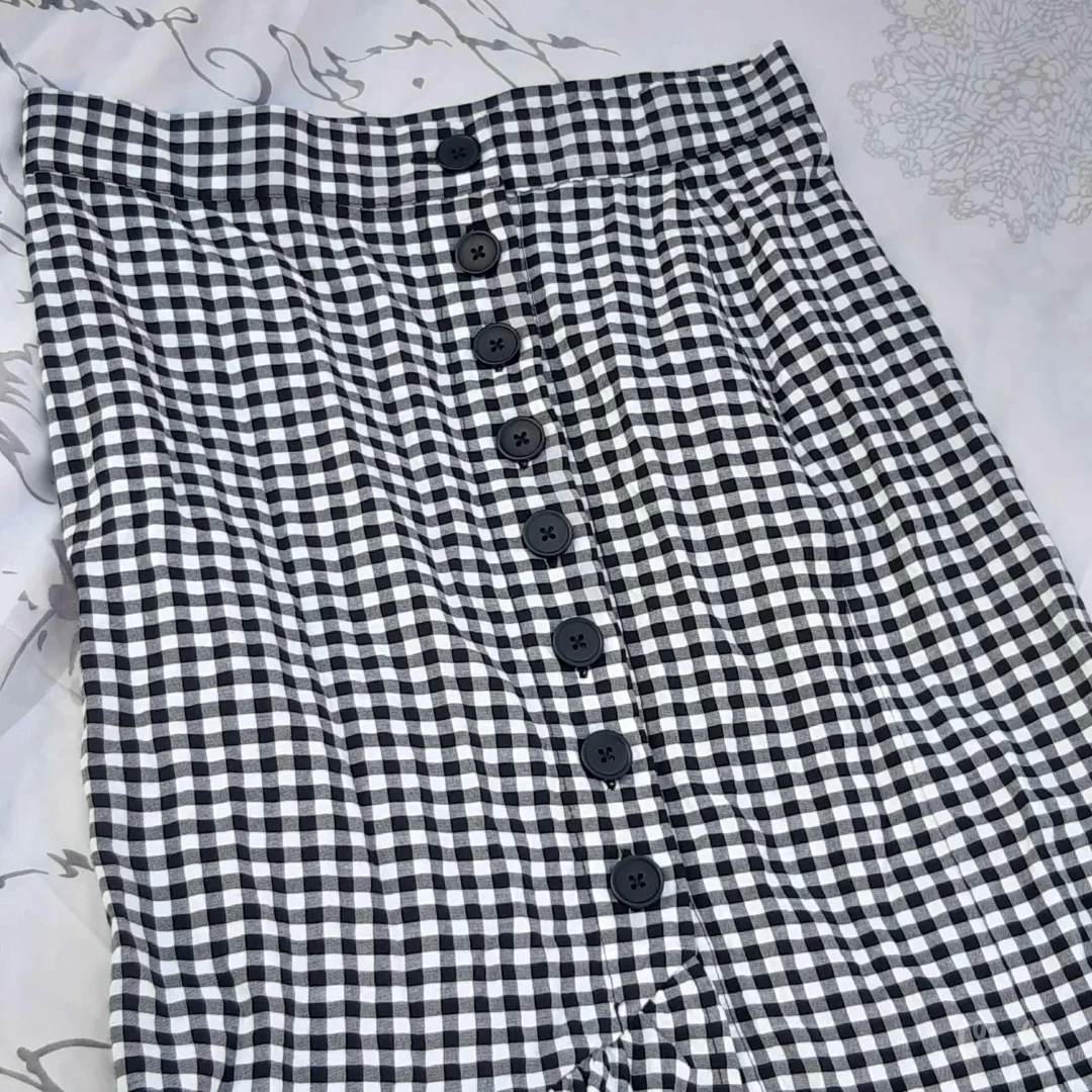 Karirana Crno/Bela midi suknja S