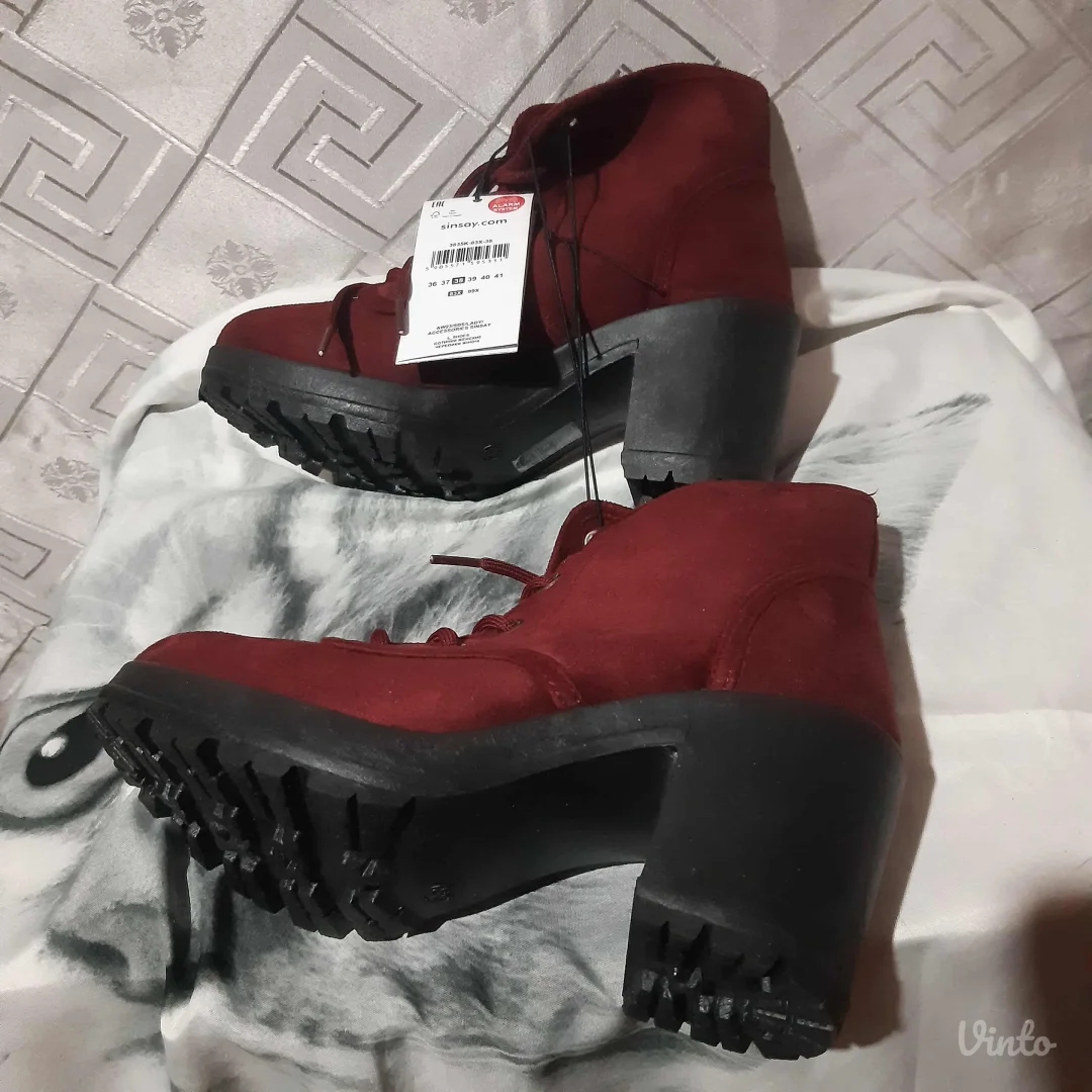 Bordo gleznjace Novo sa ett. 38