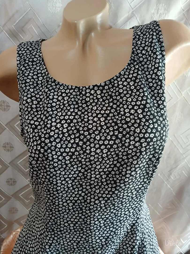 H&M Crno/Bela haljina A kroja M/L