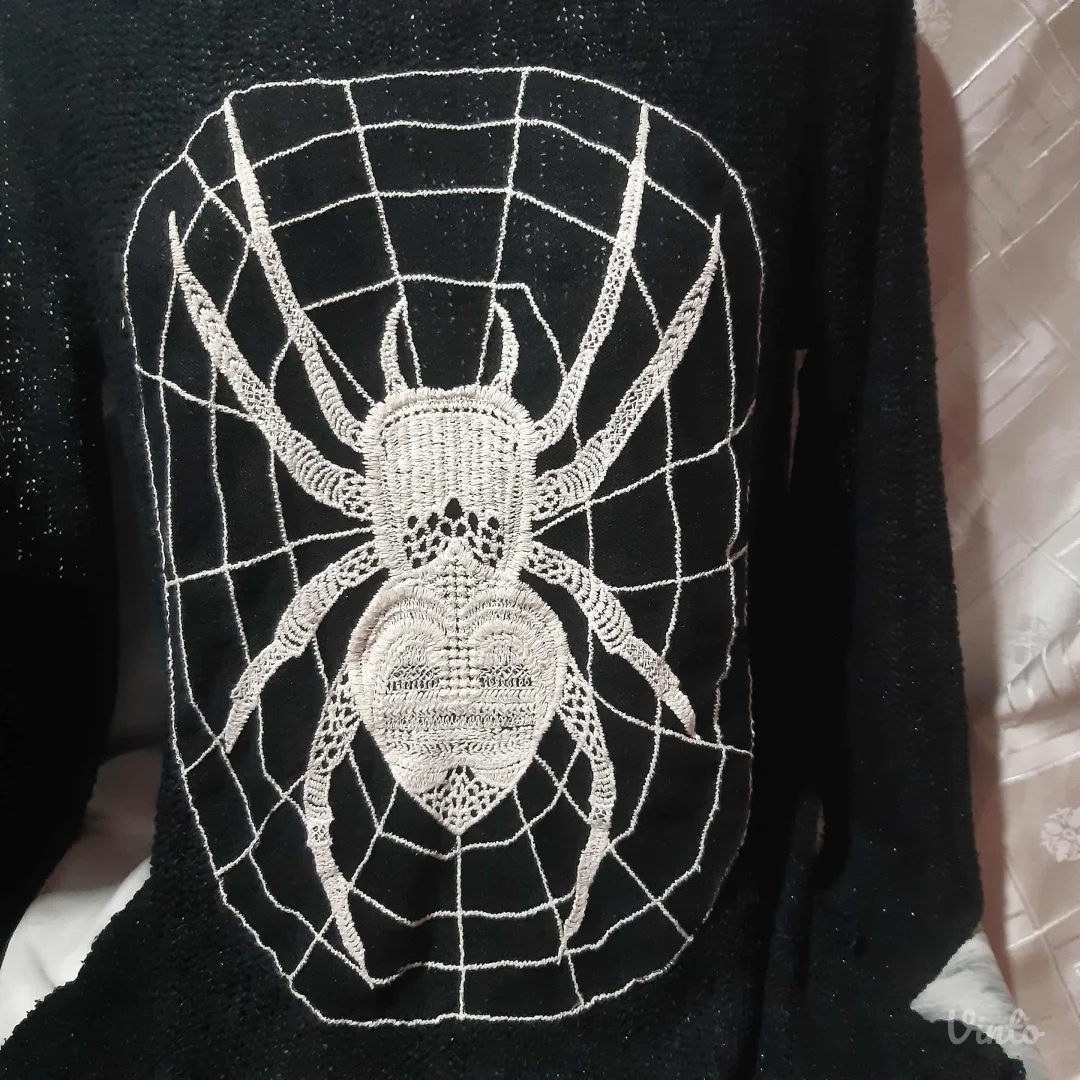 Tanji dzemperak sa paukom M