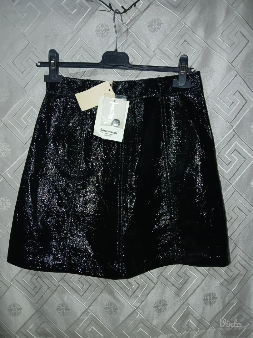 Stradivarius lakovana mini suknja S sa ett