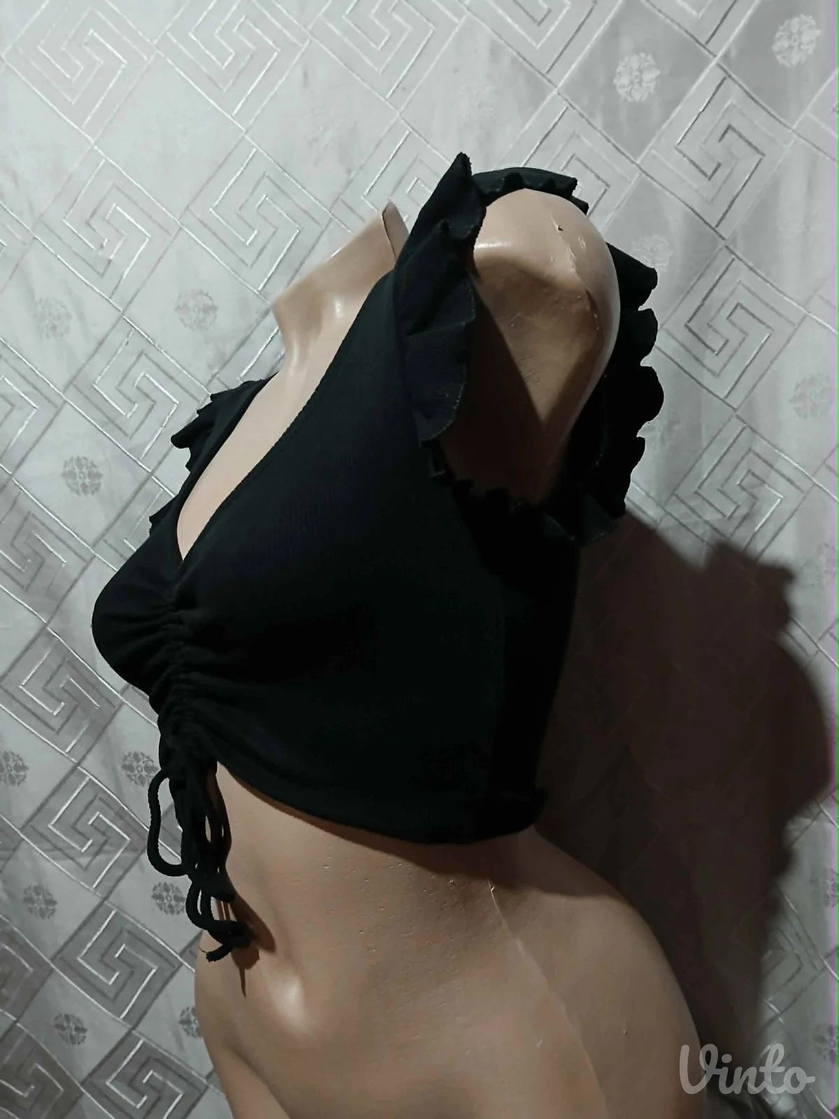 Rebrasti crni crop top S/M